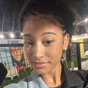 Meet your Posher, Amaya